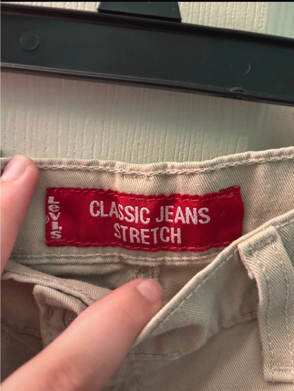 Levi's Women's Beige/Tan High-Rise Casual Shorts - Picture 2 of 7